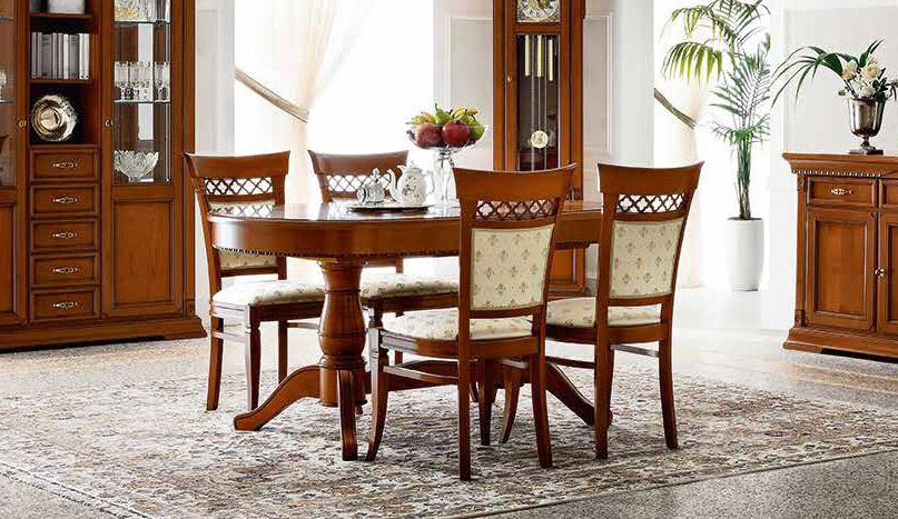 spisestuebord med stoler fra Prama
